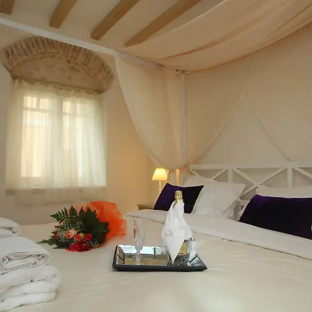 Konukevi The Aigli 4*